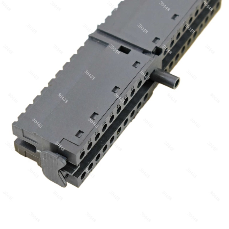 40 ピンフロントコネクタ S7-300 PLC 6ES73 - Screw Terminal Block のレビューと価格